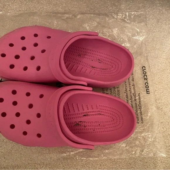 Pink crocs - Picture 3 of 5